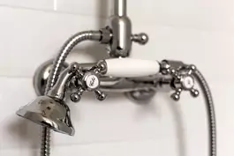 "ברזים וכיורים הם בין המוצרים המגוונים ביותר שקיימים בתחום עיצוב הבית"